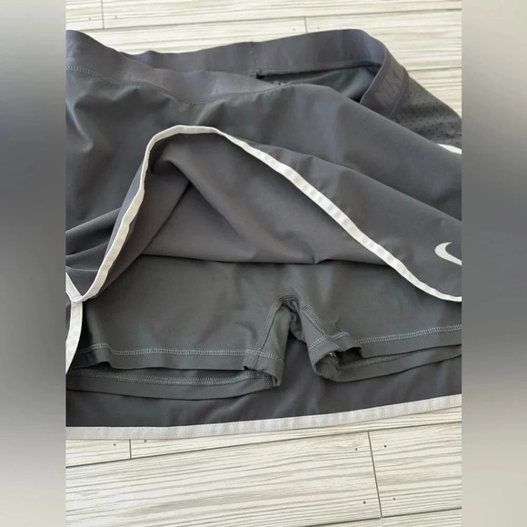 Nike Black Skort with White Trim - Picture 3 of 4